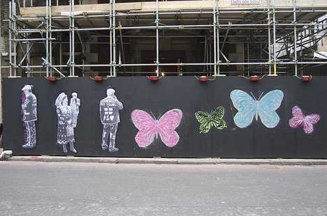 Graffitis con mariposas - Imagui