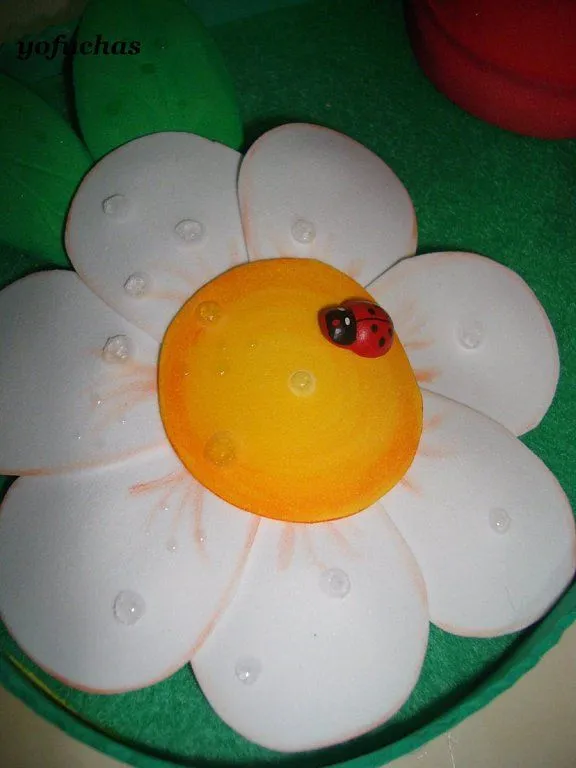 mariquita en goma eva | Aprender manualidades es facilisimo.com mariquita en goma eva | Aprender manualidades es facilisimo.com