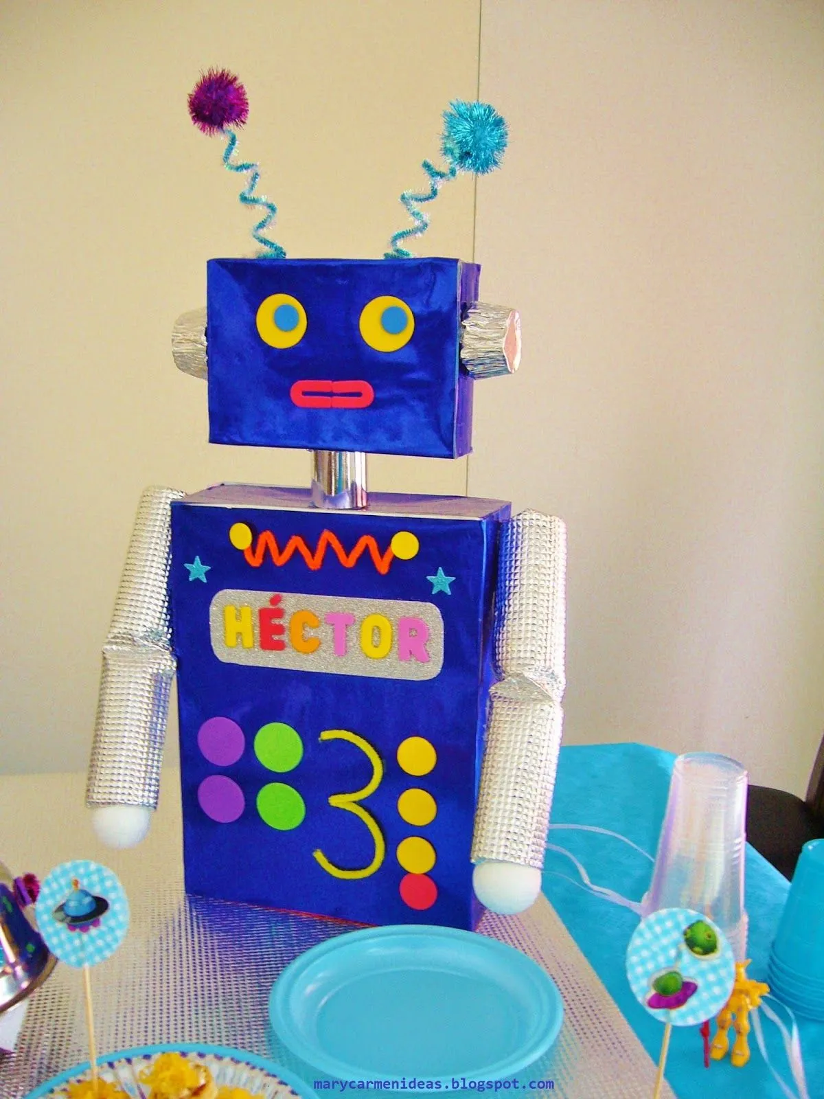 mary carmen ideas: ROBOT & ROCKETS BIRTHDAY