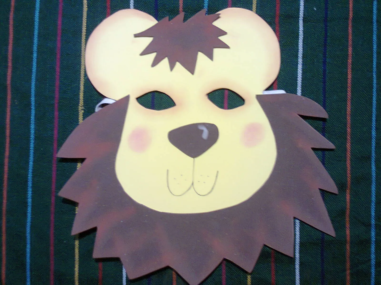 Máscara de foami del Rey León | Manualidades en foami