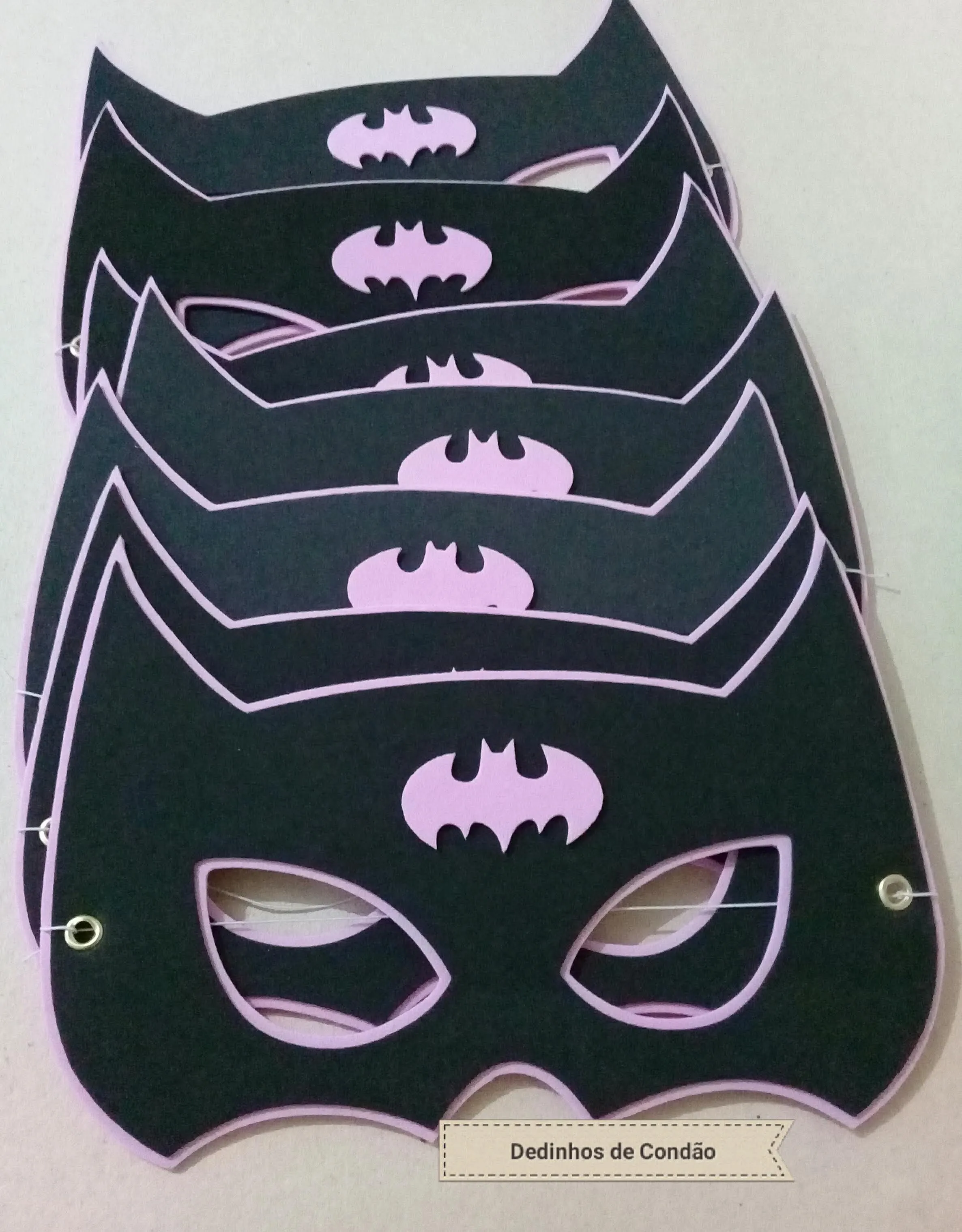 Máscaras infantis Batgirl #dedinhosdecondao (@dedinhosdecondao) | Elo7 |  Bati chica disfraz, Disfraces de halloween para chicos, Fiesta de  cumpleaños batman