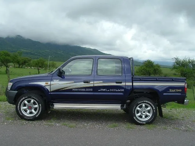 Mazda B2900 2004: Photo & Video review – Look at the car