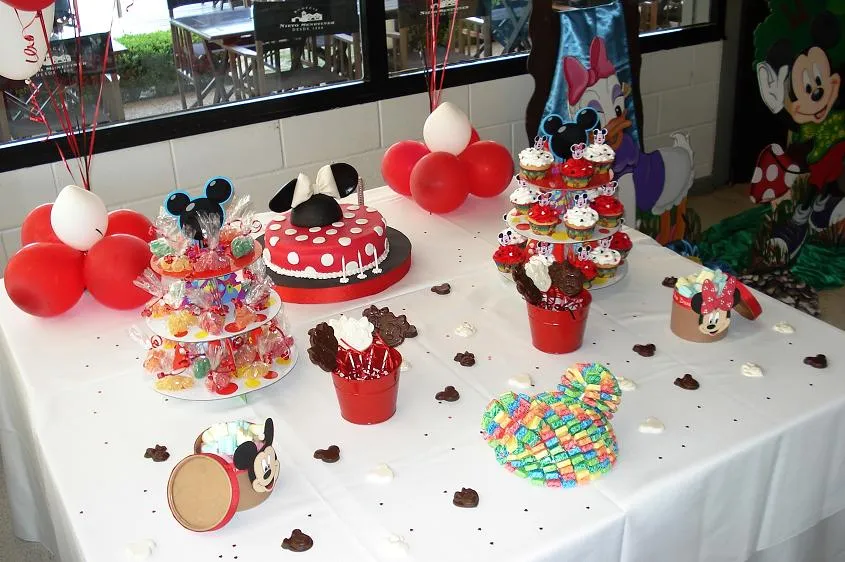 Mesa de dulces de Minnie Mouse - Imagui