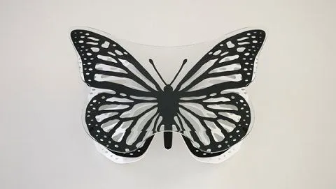 Mesa con forma de mariposa