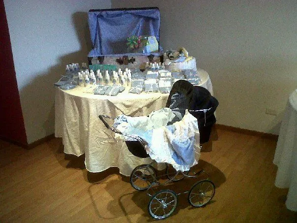 Mesa de regalos para baby shower - Imagui