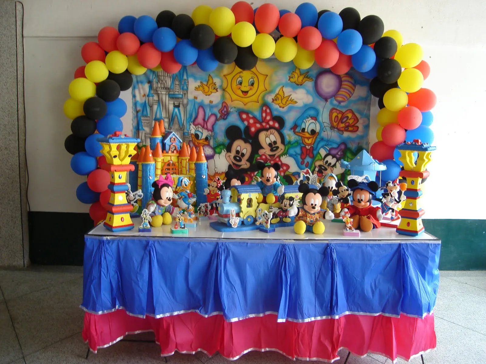 Mesas decoradas de Mickey Mouse - Imagui