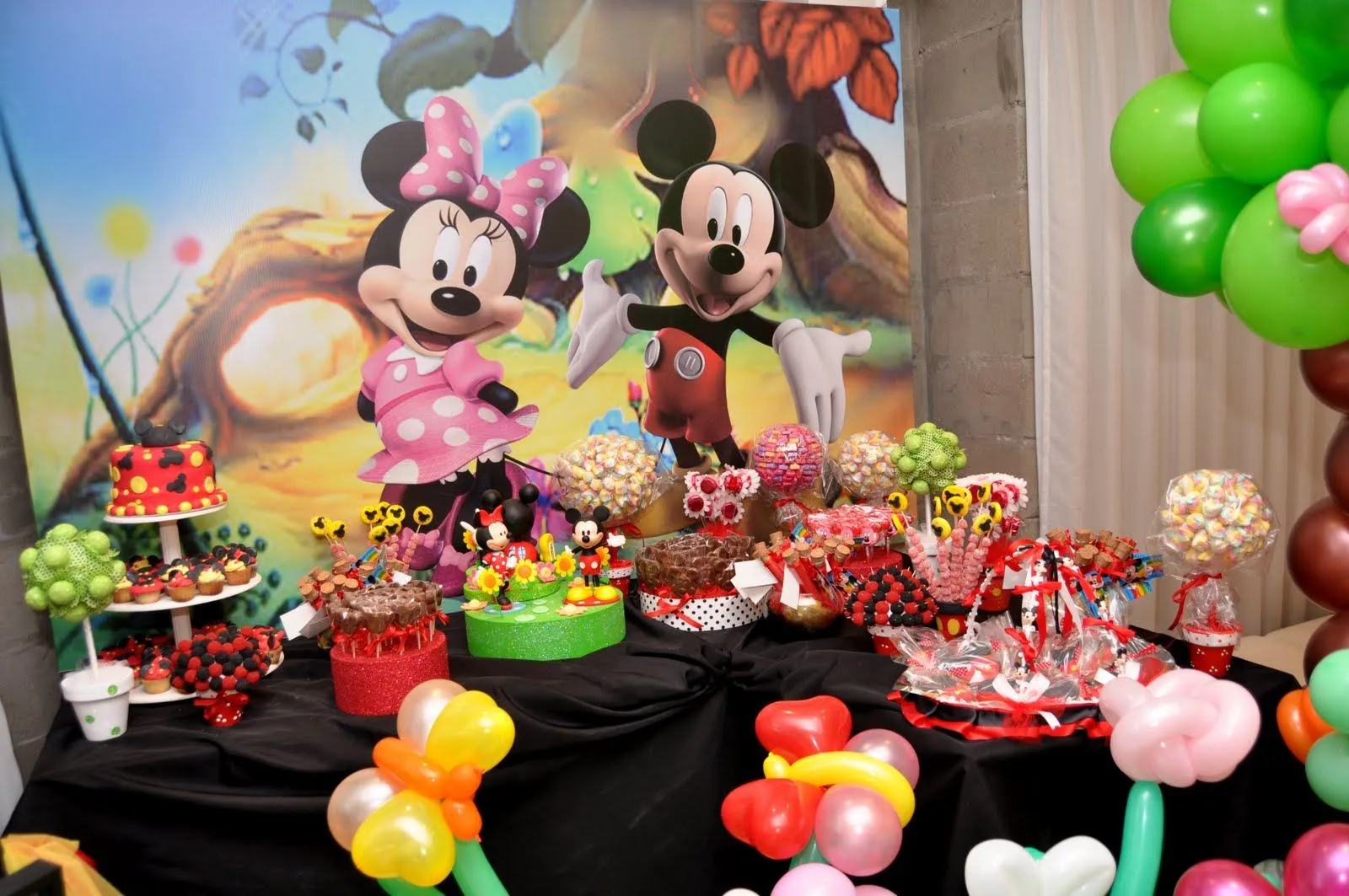 Mesas de Golosinas Temáticas: Temática de Mickey