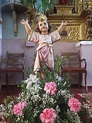  ... todos los meses se participa en la misa en honor del divino nino jesus