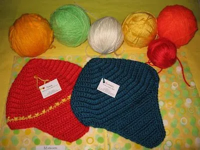 De meterete: Gorros con orejas Lisos o Combinados