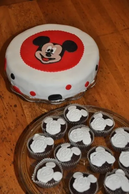 Mezőgazdasági torta helyett, egy szolid Mickey egér party - Mazsa ...