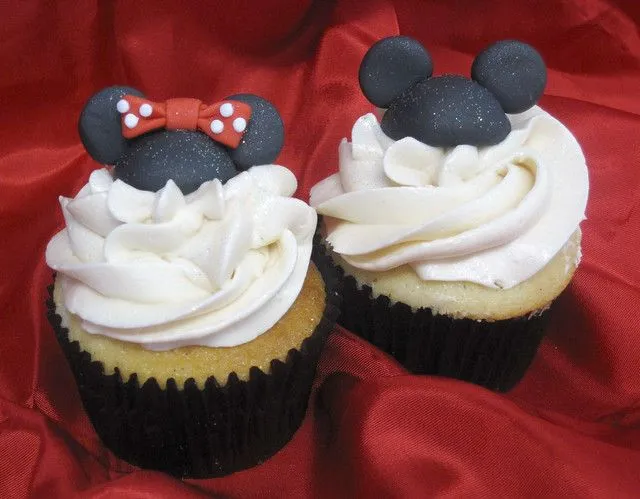 Mickey & Minnie Cupcakes | Flickr - Photo Sharing!