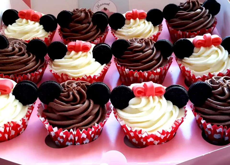 Mickey & Minnie Mouse Cupcakes | Hannah Bakes Cakes