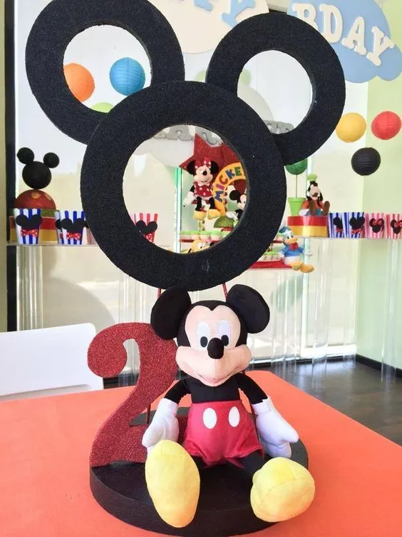 Mickey & Friends party centerpiece. Centro de mesa para fiesta de ...