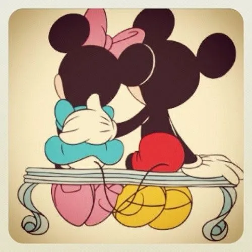 Mickey y Minnie Mouse besandose antiguo - Imagui