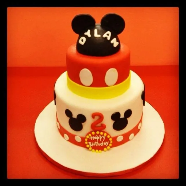 Mickey mouse fondant cake!! | Big kids | Pinterest