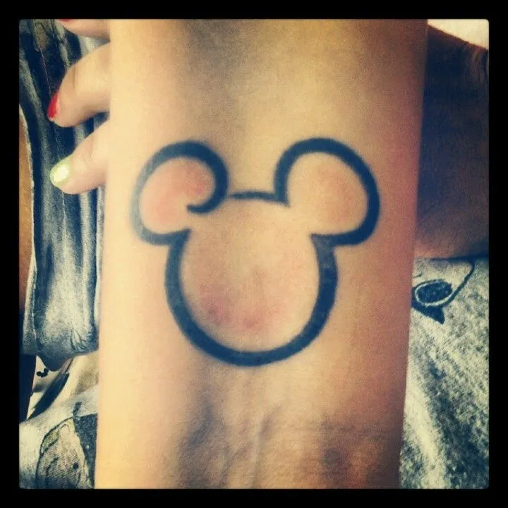 Mickey mouse tattoo #tattoo | Tatuajes que me encantan | Pinterest