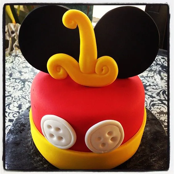 mickeymouse #cake #1stbirthday #cuteasabutton #disney ...