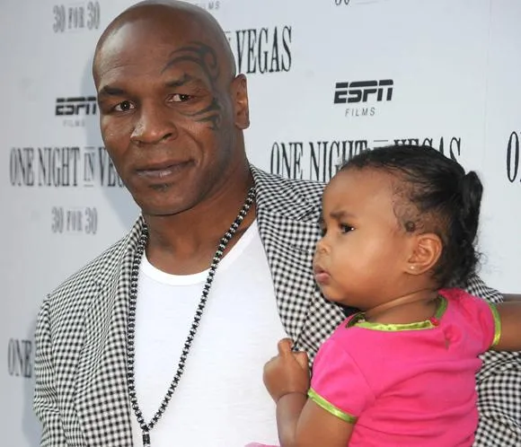 Mike Tyson da la bienvenida a su octavo hijo | Noticias hola.com