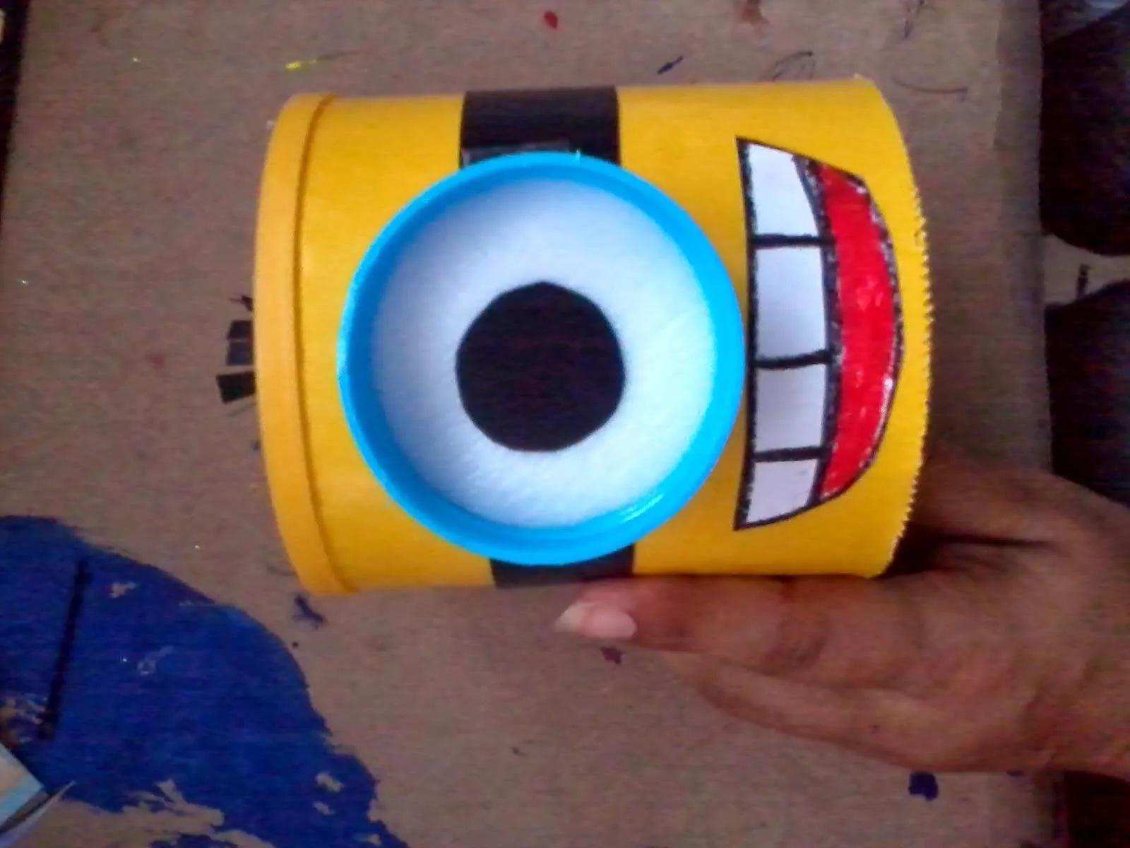 MINION: dulcero con lata o bote de leche ...