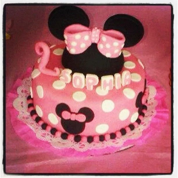 Minnie Cake!! Para celebrar el cumple #2 de la princesa Sophia ...