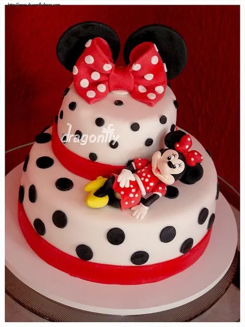 Minnie cakes on Pinterest by Izzy Porras | Minnie Mouse Cake ...