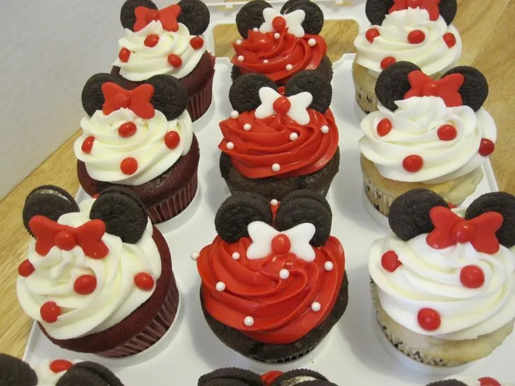 Minnie Mouse cupcakes (red/white themed) | Bridget 2nd birthday ...