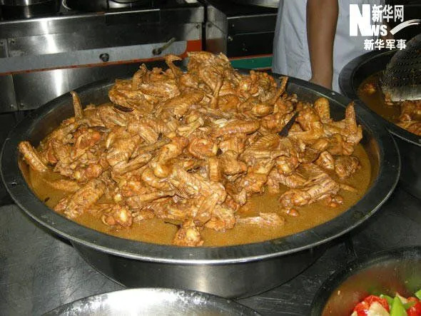 Mira Lo Que Comen Los Soladados Chinos - Taringa!