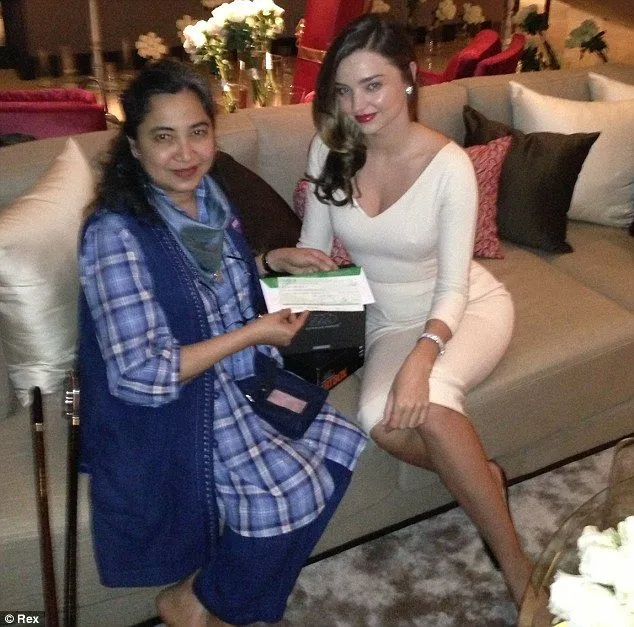 Miranda Kerr donates $100,000 to baby elephants in Thailand ...