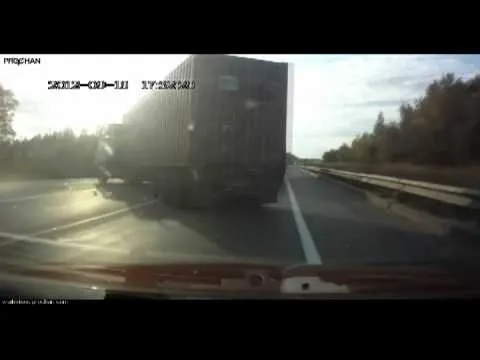 Un misil impacta contra un auto y el conductor sale ileso ...