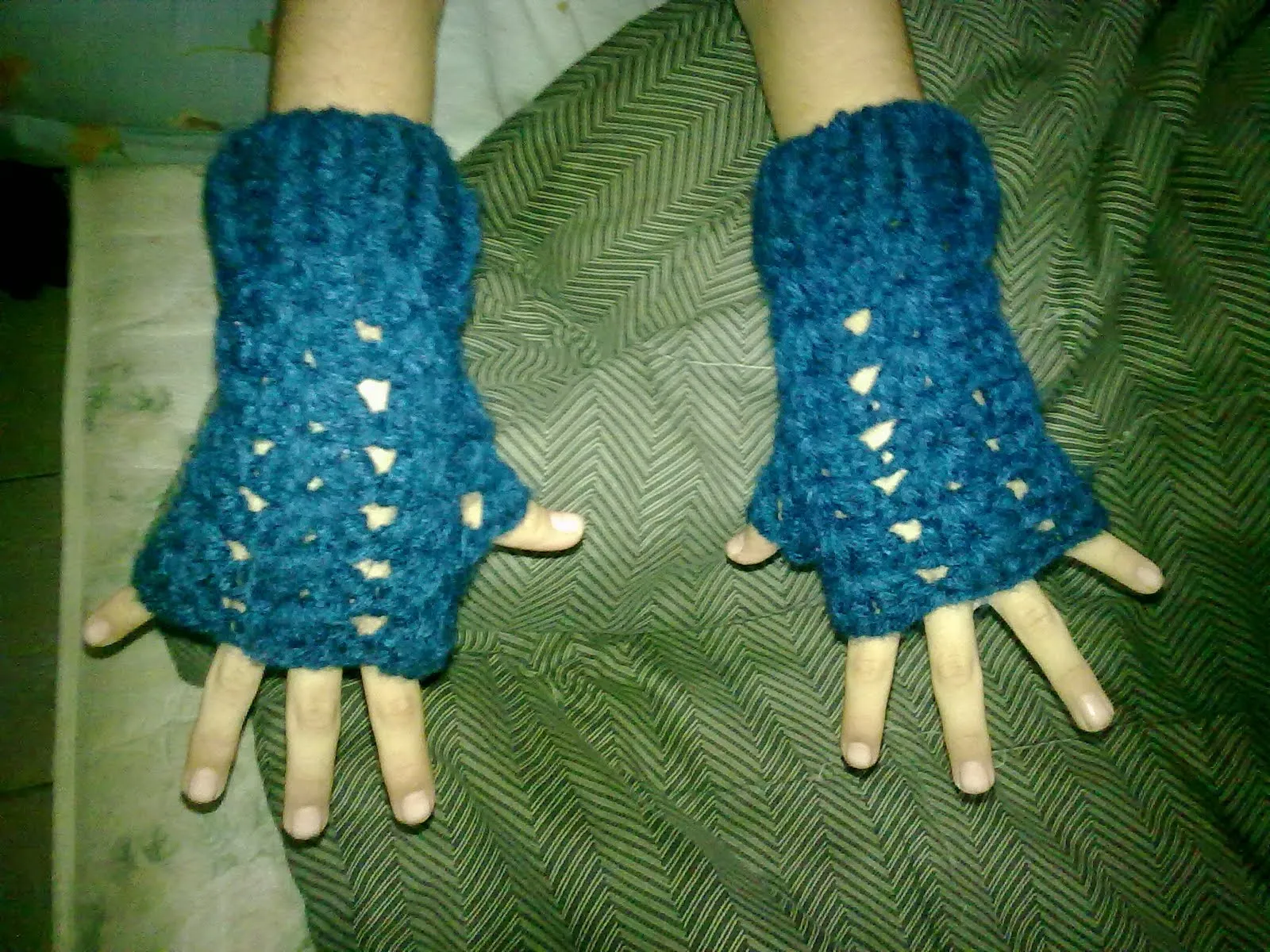 Guantes sin dedos crochet - Imagui