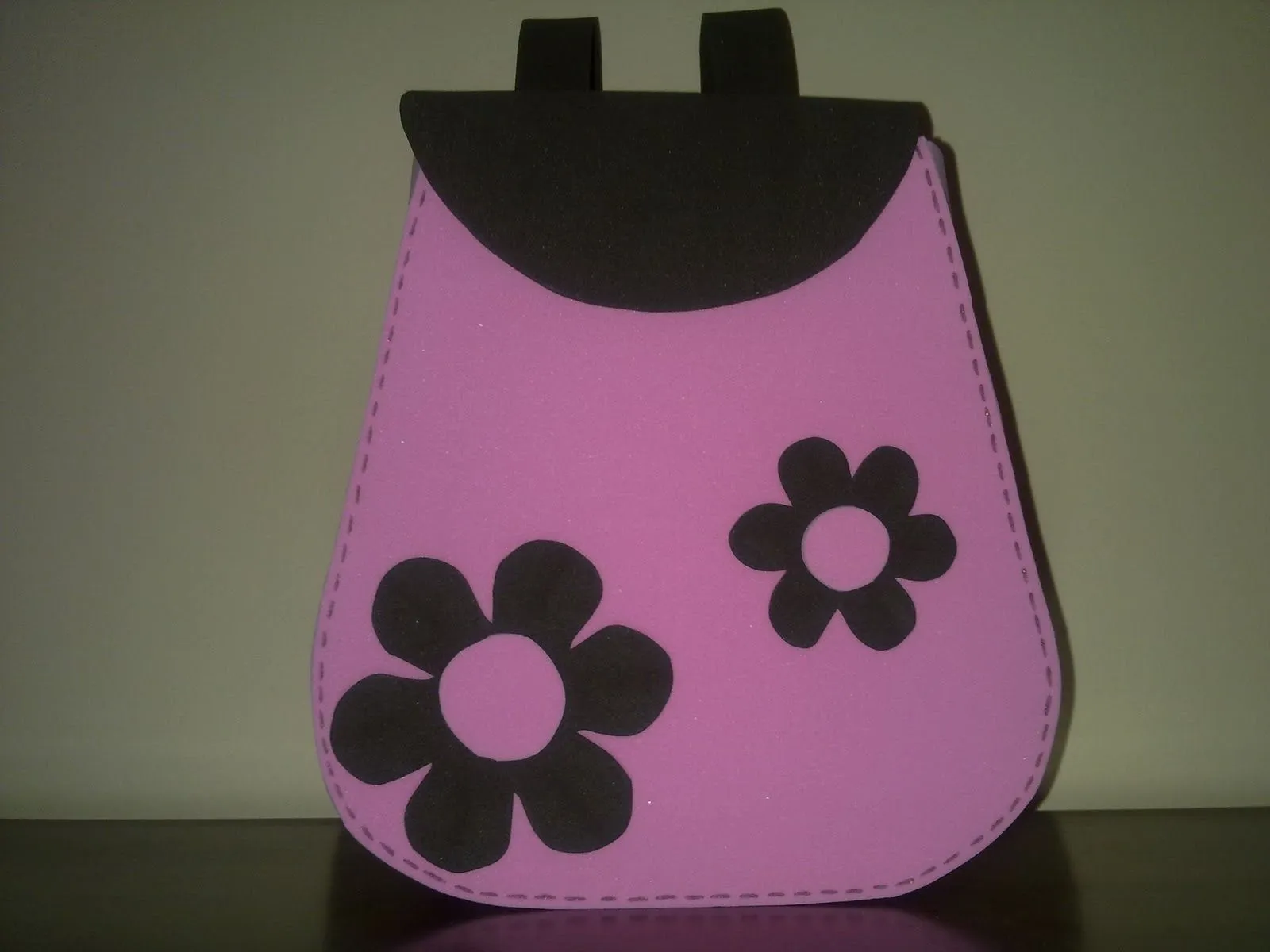 CREACIONES EN GOMA EVA "LAS RANY'S": MOCHILA FLORES