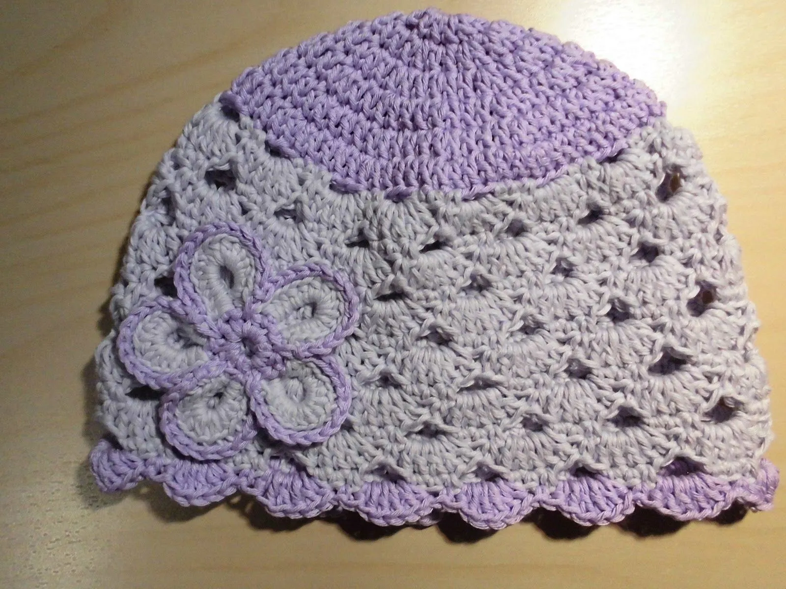 Moda a Punto: Gorro de crochet morado