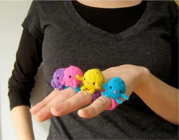 Modelo ACCANILL Anillitos tejidos con pollito $45 | Ya-De