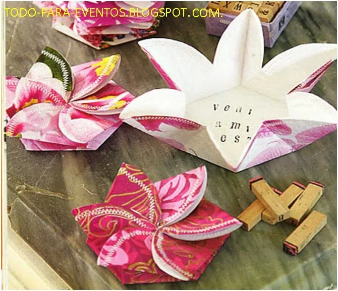 Invitación en forma de flor - Imagui