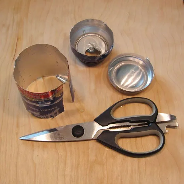 Moldes de repostería con latas de refrescos - Guía de MANUALIDADES