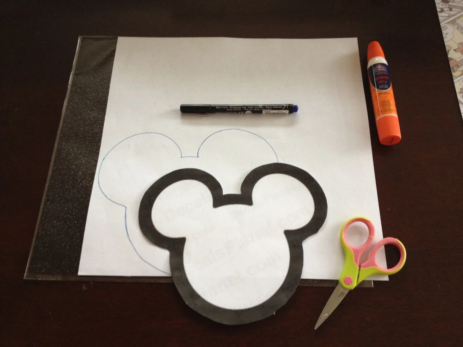 Mom Mart: Making Mickey Mouse #GluenGlitter a Scrapbooking Success!