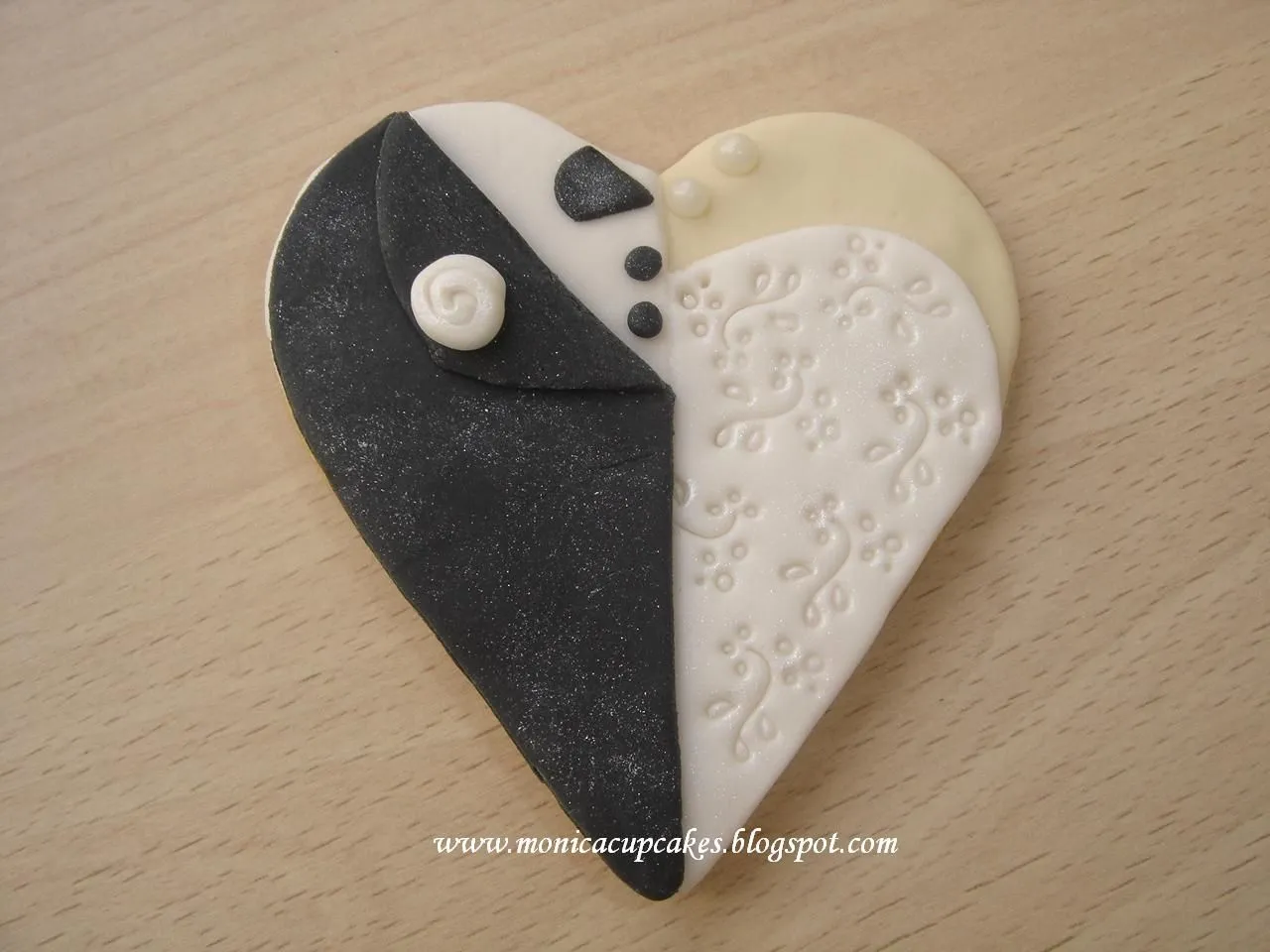 Mónica Cupcakes: GALLETAS CON FONDANT PARA BODAS / WEDDING COOKIES