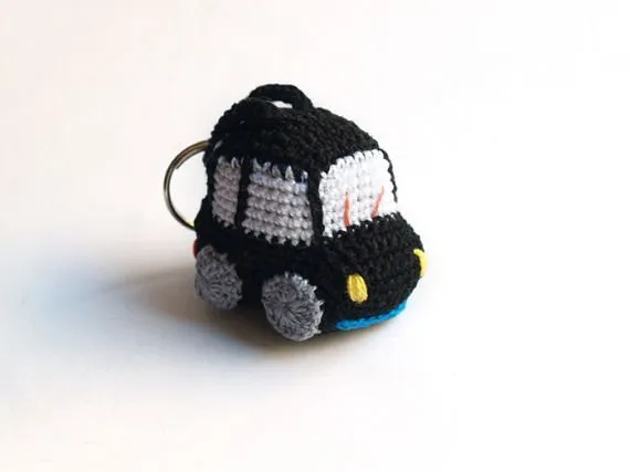Monisimo! Coche negro de ganchillo (llavero), Complementos ...