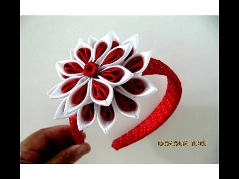 Moños , lazos , diademas, tiaras , flores , accesorios para el ...