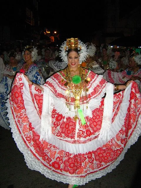 Montage - Trajes tipicos Panameños