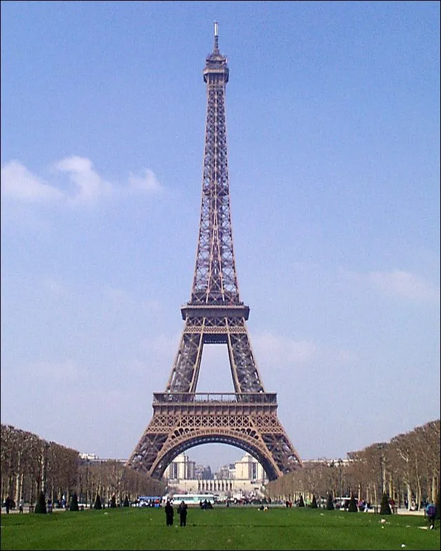 El Mordaz: LA TORRE EIFFEL Y EL LOCO DE LA MELINITA