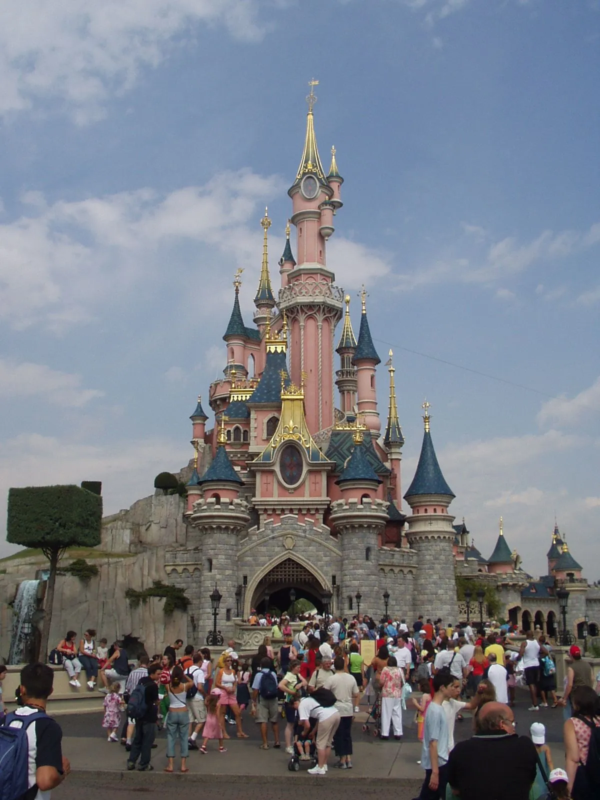 Mouse Encounter: Disney Castles Around the World