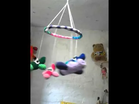 Movil de aviones tejidos en crochet - YouTube