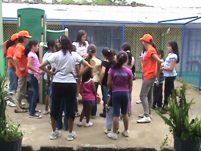 EN MOVIMIENTO: Domingo Familiar en la Escuela Ricardo André en ...