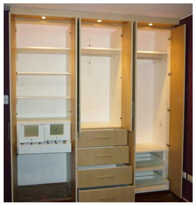 MUEBLES DECORATIBA ADOLFO IBARRA V.: CLOSET EN MELAMINA.