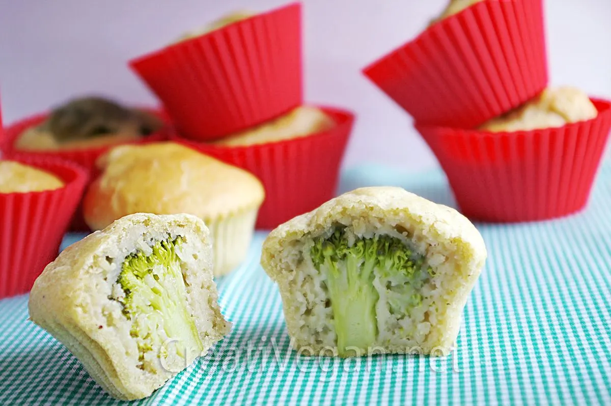 Muffins de brócoli y nuez moscada | CreatiVegan.net