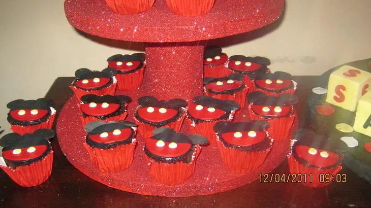 CUPCAKES Y MUFFINS - DELICIAS KARINOSTKY: CUPCAKES MICKEY MOUSE