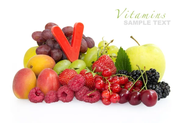 Multi frutas con una letra v para multi vitaminas — Foto stock ...