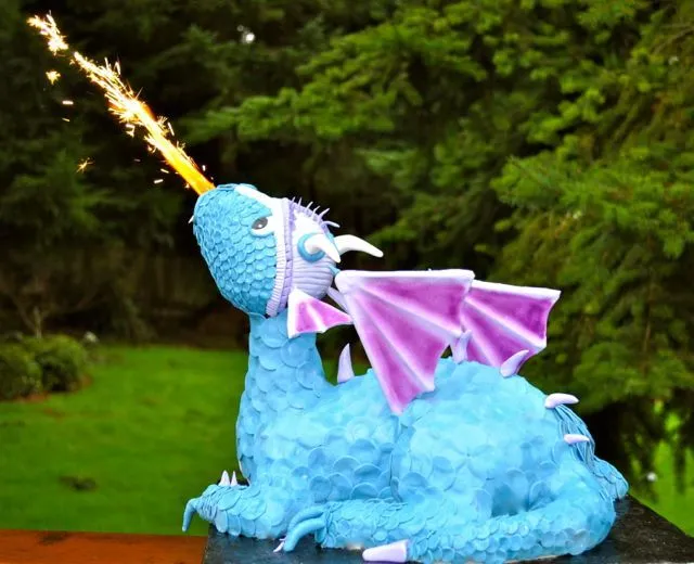 El mundo de las Tartas Fondant: Tarta Dragón 3D con sorpresa