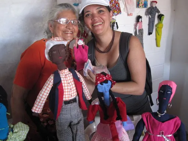 Las muñecas de Nelly Alvarado | Perdido en Itaca